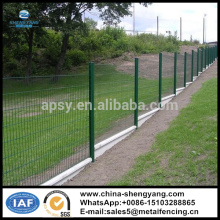 Фабрика обеспечивает Зеленая покрынная PVC сваренная ячеистая сеть загородки/ загородки сада панелей